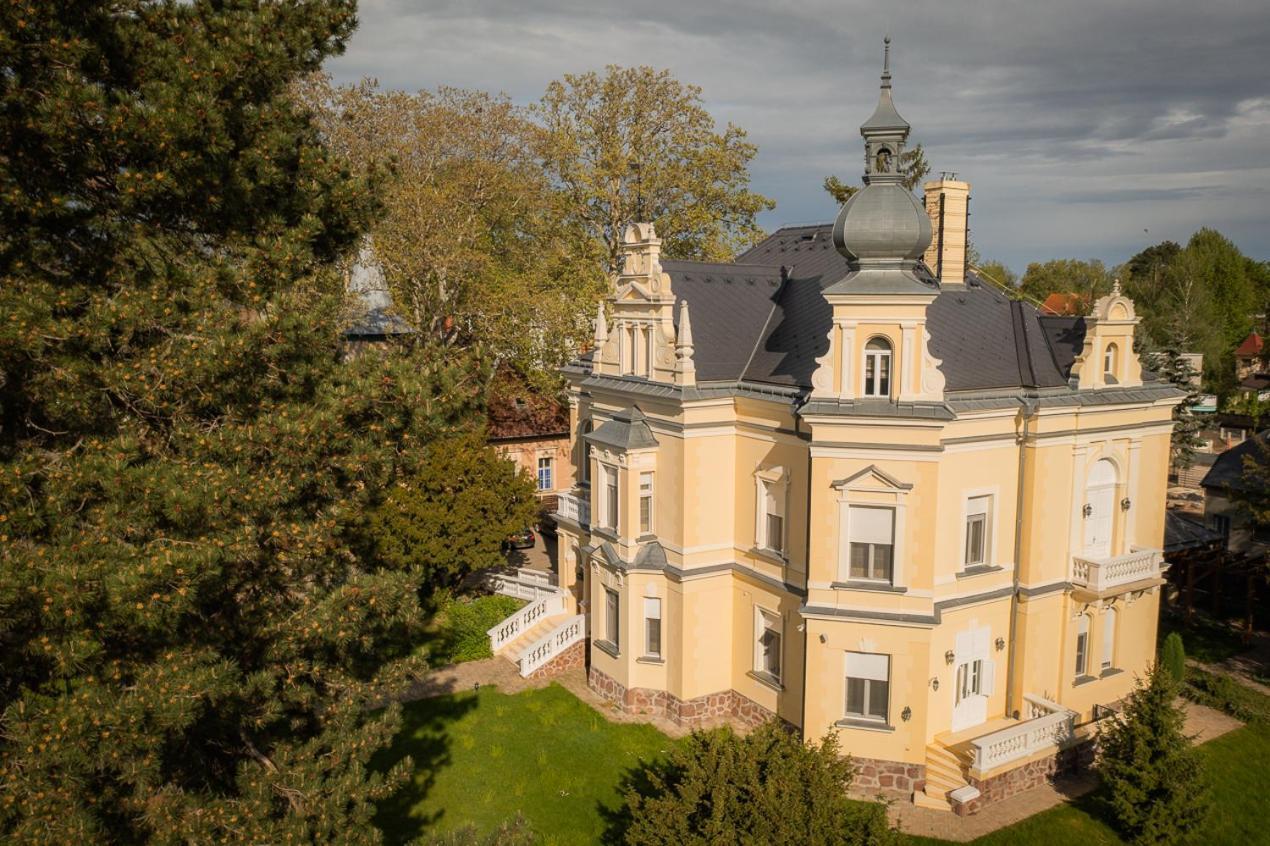 Avilla Thanhoffer Siófok Exterior foto
